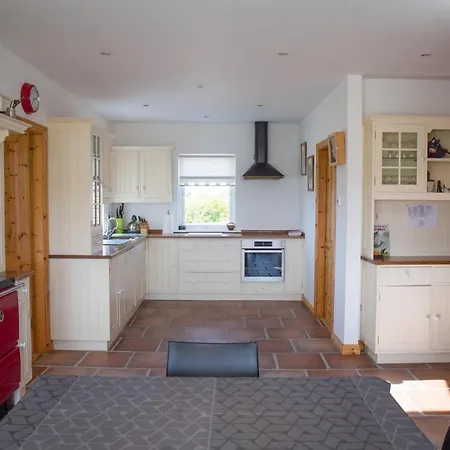 Aistara, Ballyconneely